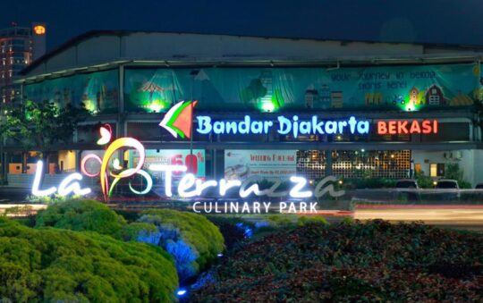 Bandar Djakarta Bekasi , Restoran Seafood di Summarecon