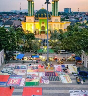 Alun alun Bekasi Kota, Fasilitas, Daya Tarik & Kuliner Jajanan Malam