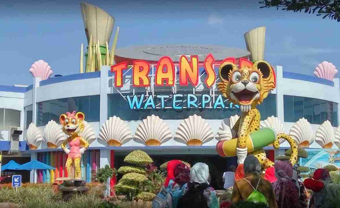 Transera Waterpark Harapan Indah Bekasi