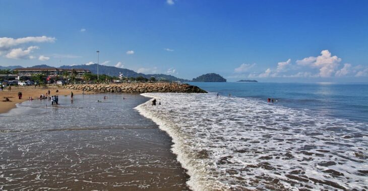 7+ Pantai di Bekasi yang Bisa Dikunjungi