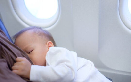 Tips Bawa Bayi Naik Pesawat
