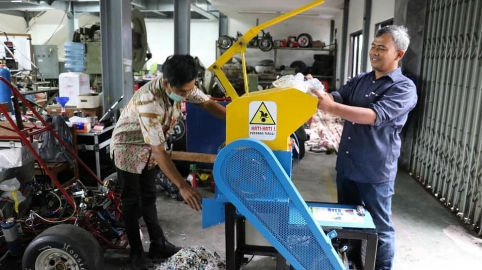 usaha penggilingan plastik bekas