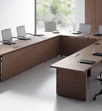 Jasa Pembuatan Meja Kantor Custom di Bekasi